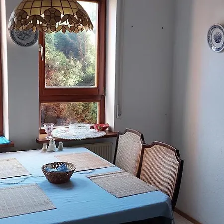 Eg-zimmer Mit Bad Und Terrasse * Kassel