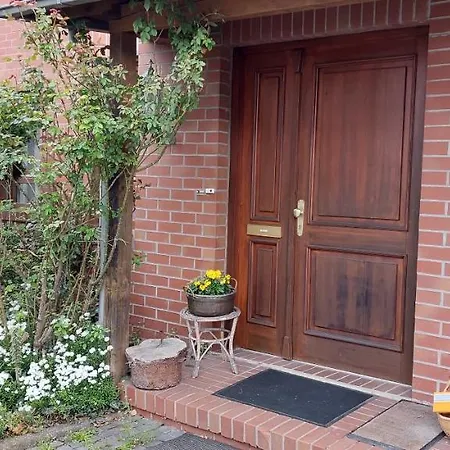 Eg-zimmer Mit Bad Und Terrasse * Kassel