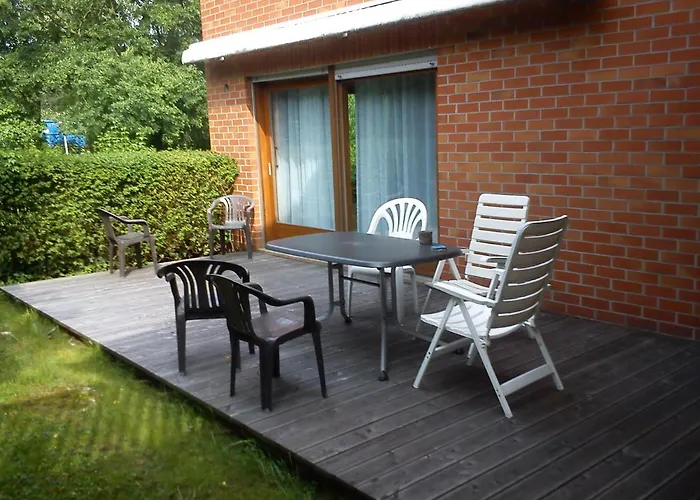 Eg-zimmer Mit Bad Und Terrasse Lägenhet