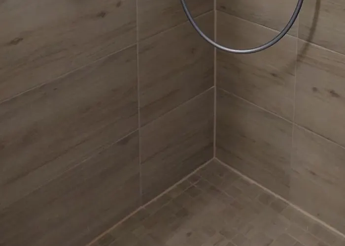 Eg-zimmer Mit Bad Und Terrasse Kassel